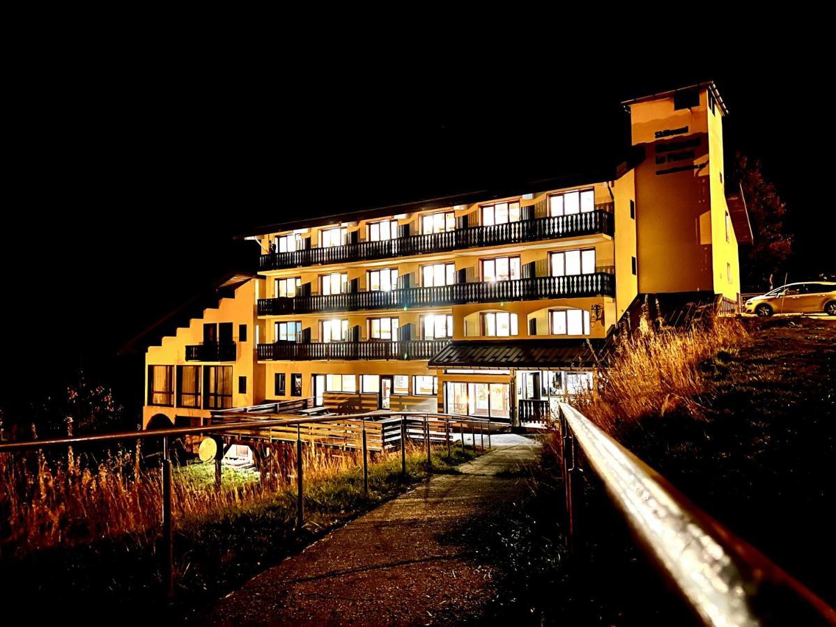 Hotel Le Piolet Saint-Martin-de-Belleville Exteriör bild